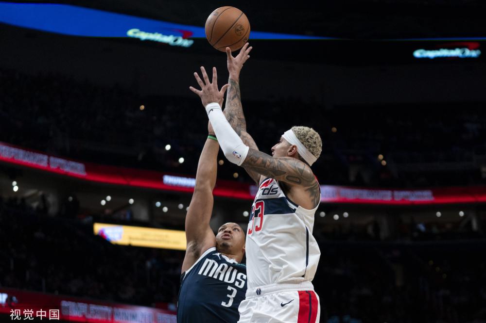 他们感到自 他们感到自