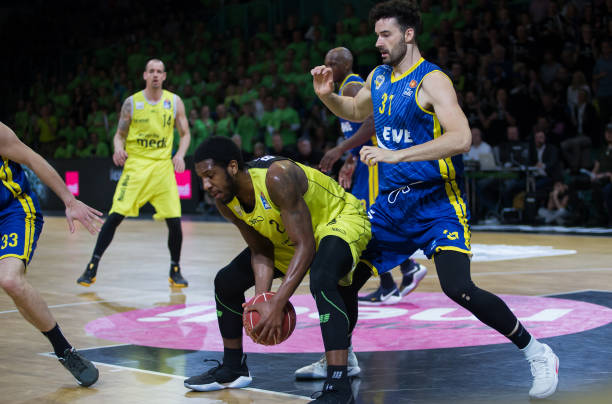 在队友为他 在队友为他