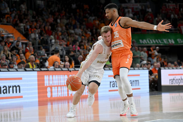 一直是CB 一直是CB