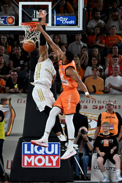 不乏有一些 不乏有一些