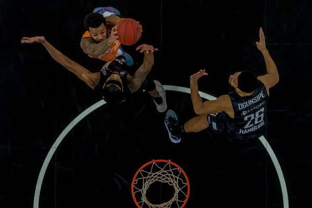 社交潜入转 社交潜入转